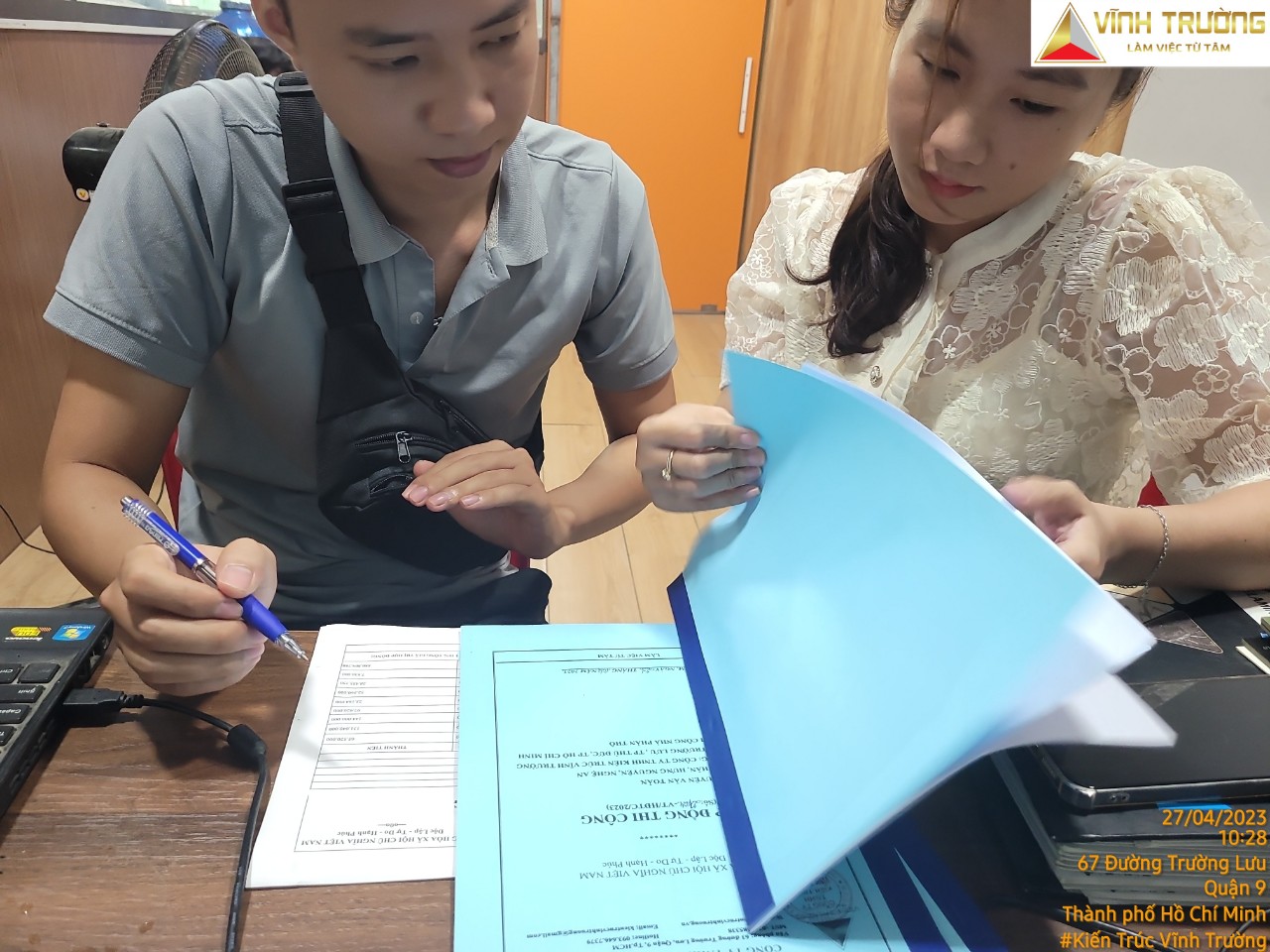 kí hợp đồng xây nhà trọn gói khách VinhTrường