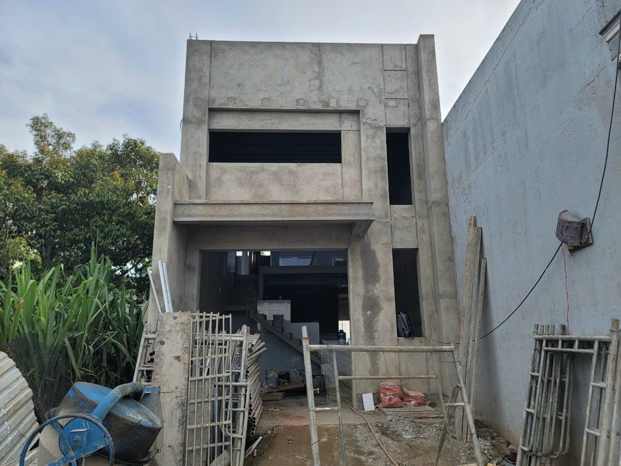 tô tường phần mặt tiền