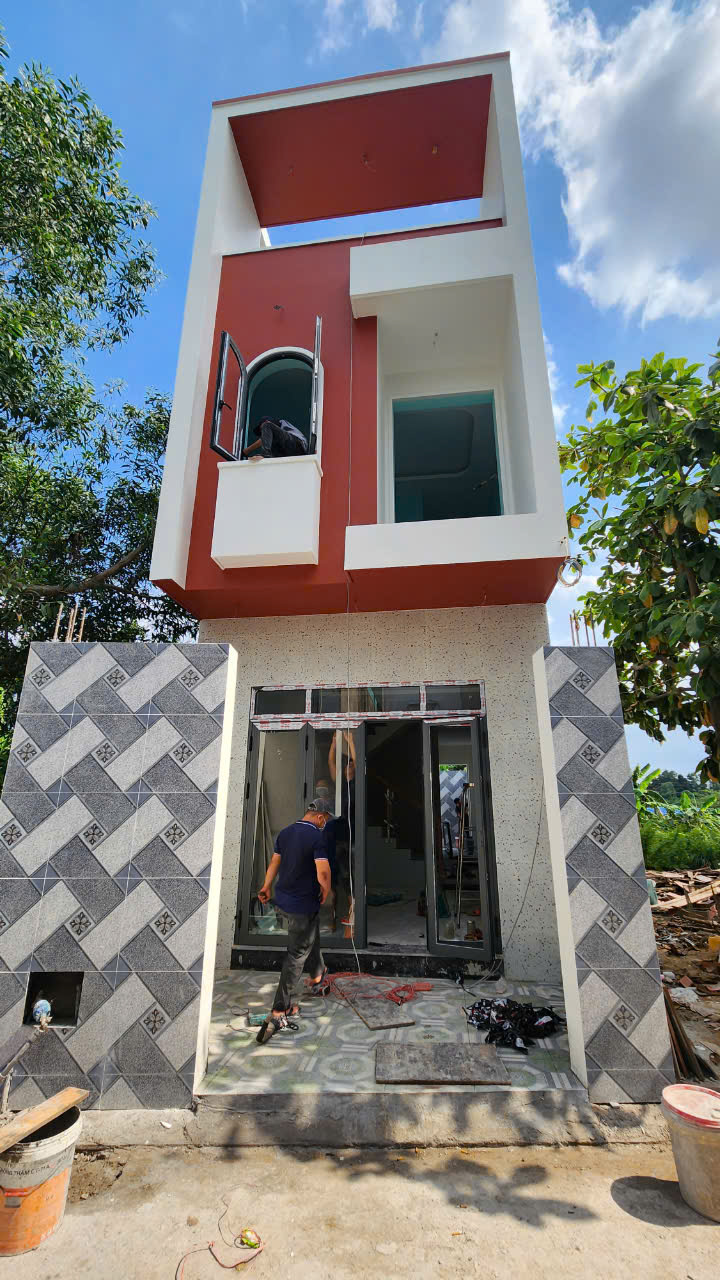 Vệ sinh trước khi bàn giao nhà cho gia đình anh Đạt